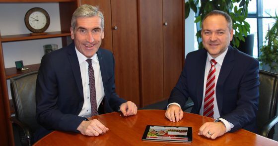Vorstandsvorsitzender Walter Strohmaier mit Gruppenleiter Digitalisierung Josef Burgmeier Sparkasse Blog Niederbayern, Straubing, Dingolfing, Landau, Bogen