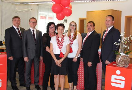Geschäftsstelle Sparkasse Jubiläum Ascha Niederbayern Bayerischer Wald Straubing Dingolfing.jpg