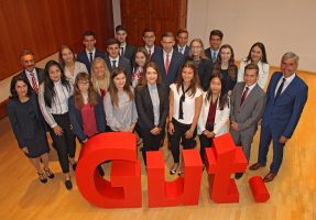 Ausbildung Sparkasse Niederbayern Mitte Azubis Bankkaufmann Bankkauffrau Raiffeisenbank Volksbank.