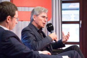 Sparkasse Blog Unternehmerfrühstück Niederbayern Mitte Siemens Deka Kaeser Kater DAX Talkrund Probst 94