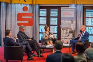 Sparkasse Blog Unternehmerfrühstück Niederbayern Mitte Siemens Deka Kaeser Kater DAX Talkrund Probst 94