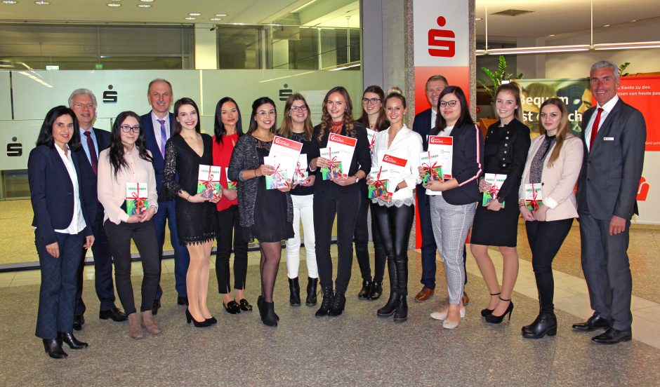 Ausbildung bei der Sparkasse erfolgreich abgeschlossen