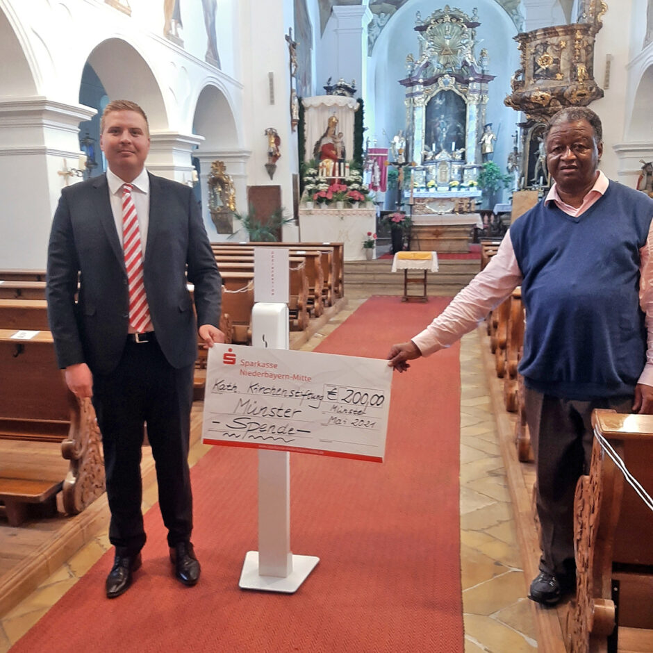200 Euro Spende an die Pfarrgemeinde Münster