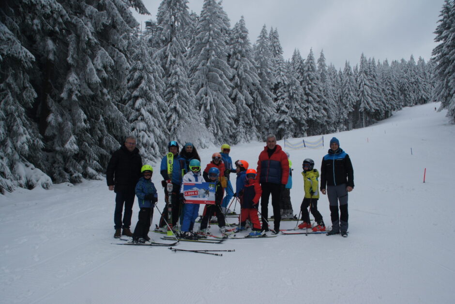2.000 Euro für die Rennabteilung des Skiclub Neukirchen